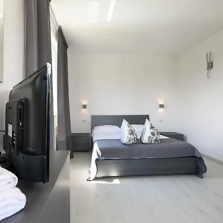 Borgo Degli Ulivi Di Olympic Garda アパートホテル *
